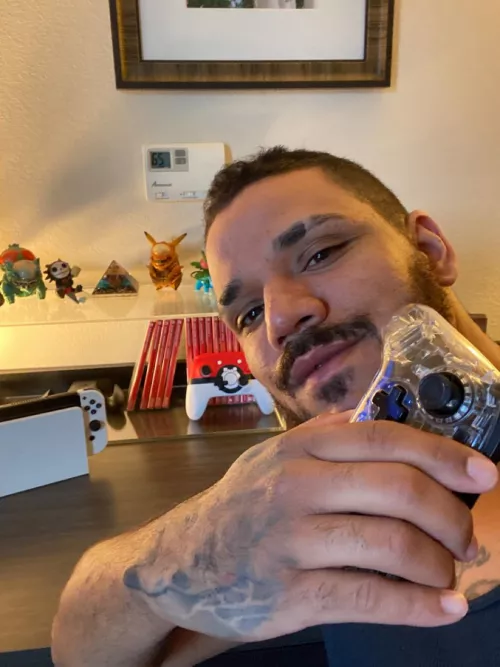 Switch Bros? Sick of my empty friends list. Pokémon/RPG’s/Looter shooters. by blurrrylights