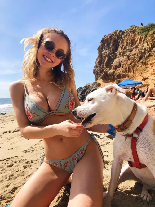 Sydney Sweeney by oohoppyoo