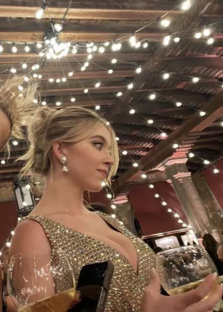 Sydney Sweeney by Psychological-Rub919