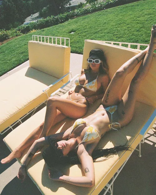 Sydney Sweeney and Halsey in a threesome would be heaven by itsthehornypolice