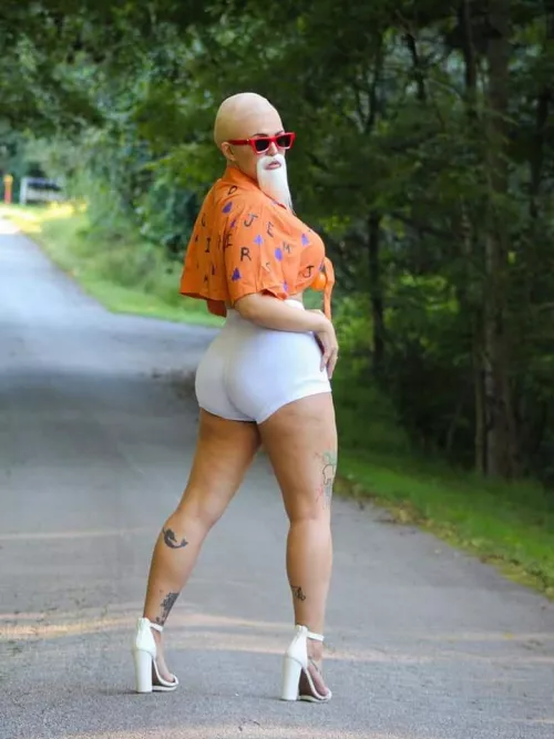 T h i c c Roshi? by Amadeus_N_P