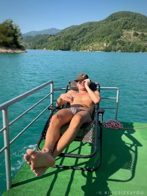 Take a chair and come next to me 😊 by pjoj