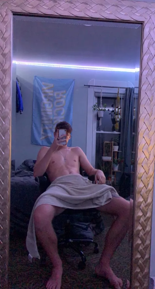 take a peek under the towel;) by collegettwink