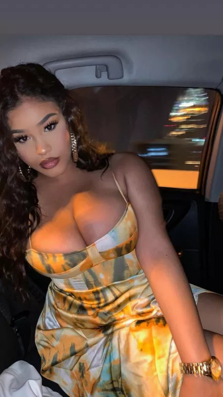 “Take a pic of me and show it to your naughty buds” - she loves the attention from you guys by prettyfeetgangx