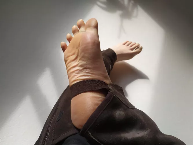 Take a whiff, I've been riding foot slaves all day. by Goddess_Lucifera