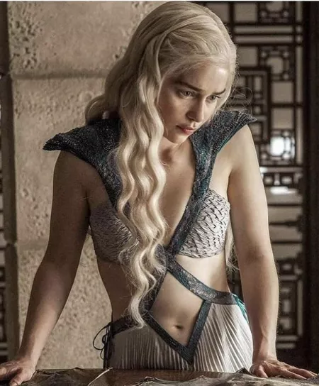 Take command over me as Emilia Clarke and make me submit to you by qwertyuiop342