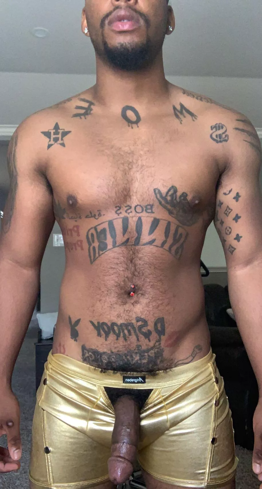 Take Good care of the Throne ! 👑 posted by Dsmoovv_