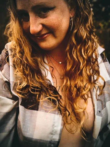 Take it off for me! 💋 by Curvy_Nature_Girl