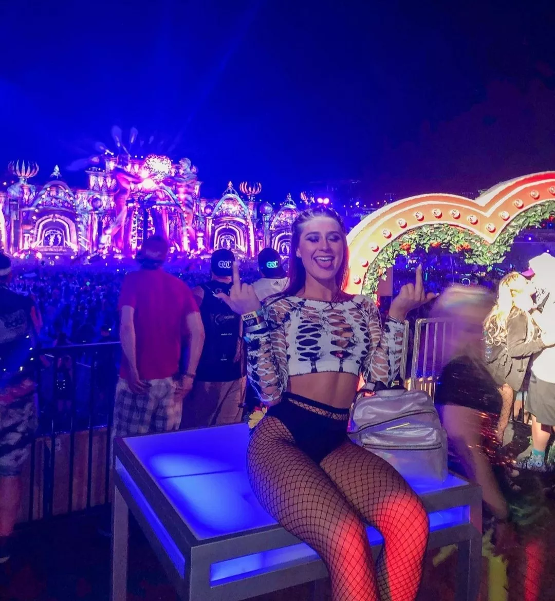 Take me backkk posted by laurencorazza