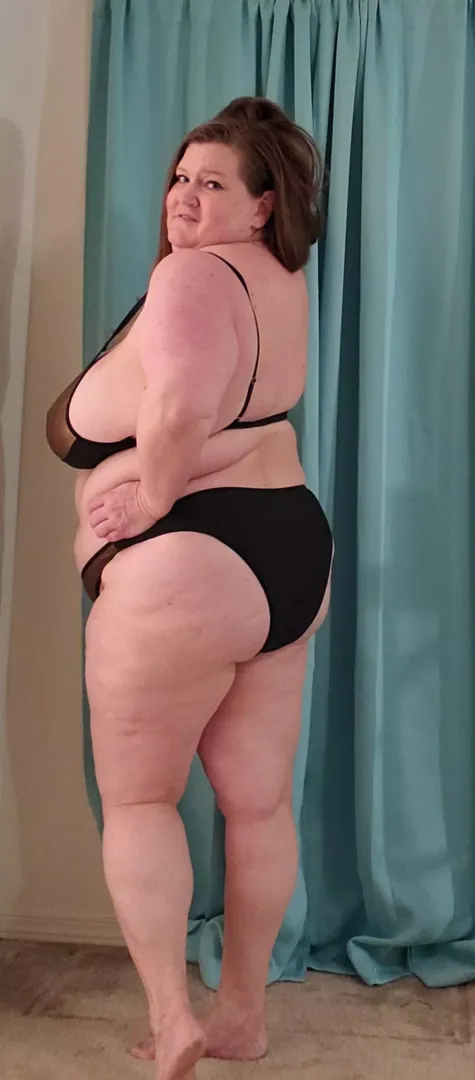 Take me to bed 😈💋 [F49] posted by Lavender_Lush72