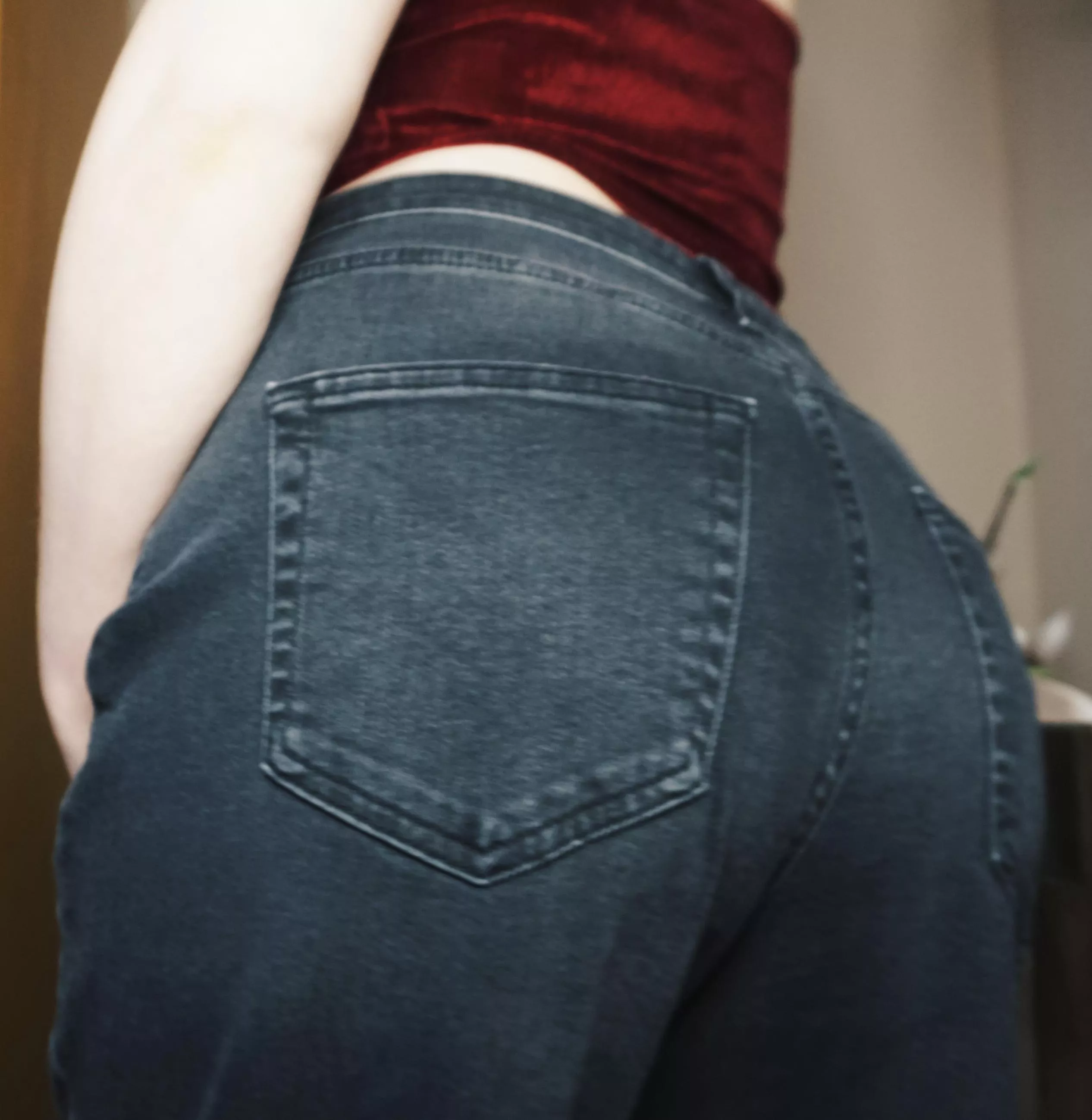 Take off my pants 🥵 posted by Freyasbodx