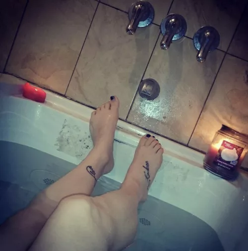 Taking a nice hot calming bath tonight… who wants to join? by SamanthaGeorge89