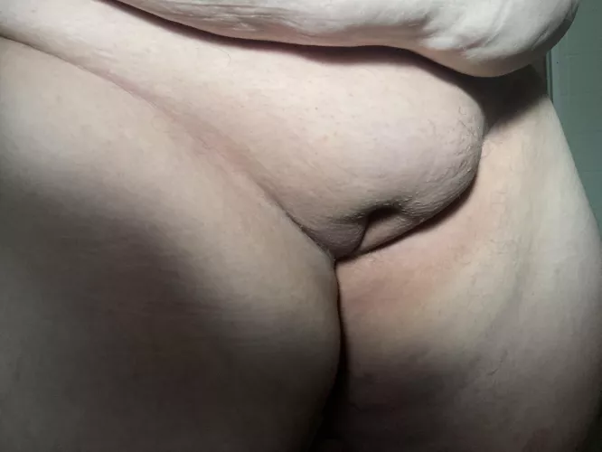 taking a poll to see how many guys would actually eat my fat pussy? my ex said no one would by goddesskarma3