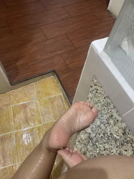 taking a shower by fetishxtwo