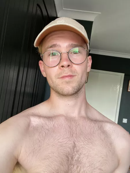 Taking advantage of the sun before winter 😅 by LANGlE24