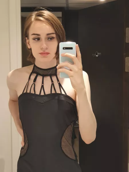 Taking bottom applications by Lexxiraus