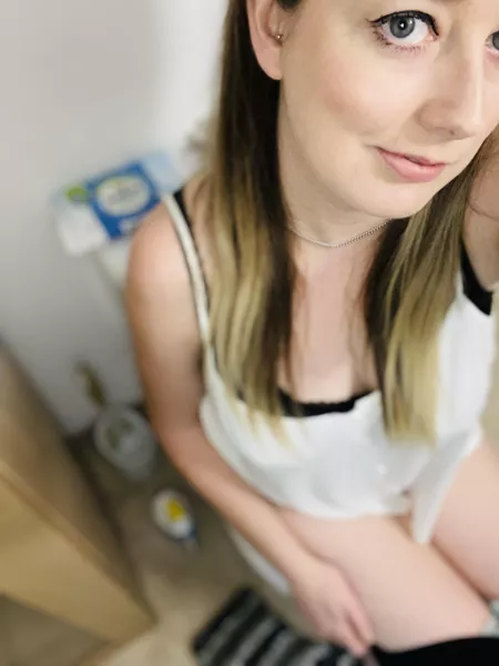 Taking care of business 🌼 by Miss_Carpel