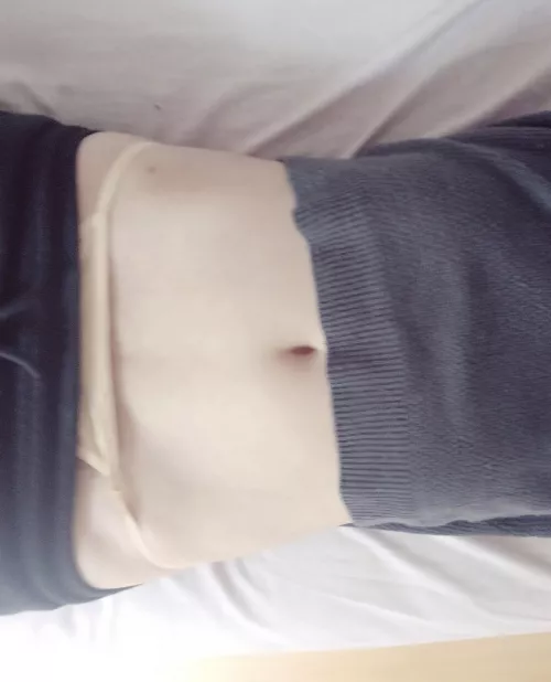 Taking pics in the morning of my bellybutton [f] (oc) 26 by soldaderyan