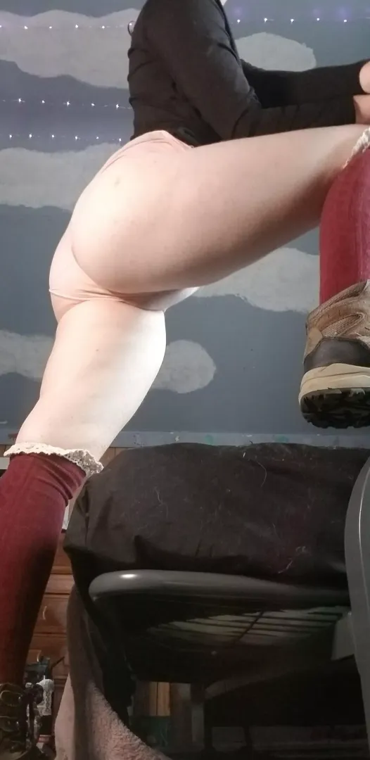 Taking pictures and sharing them has made me feel so sexy and fun! posted by iris_blossom