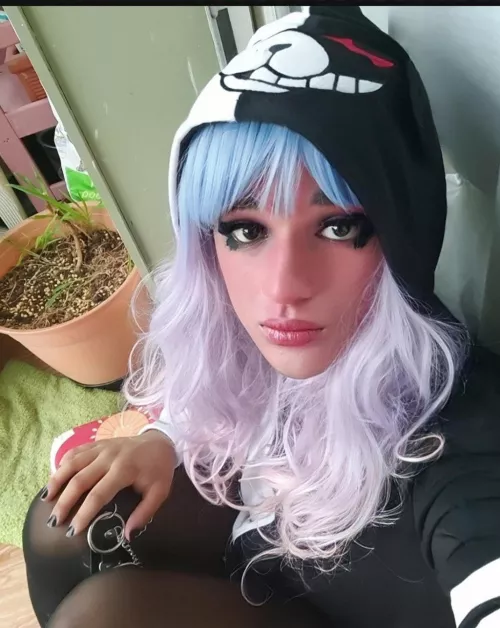 talk to me 😅 by SabinaFemBoy