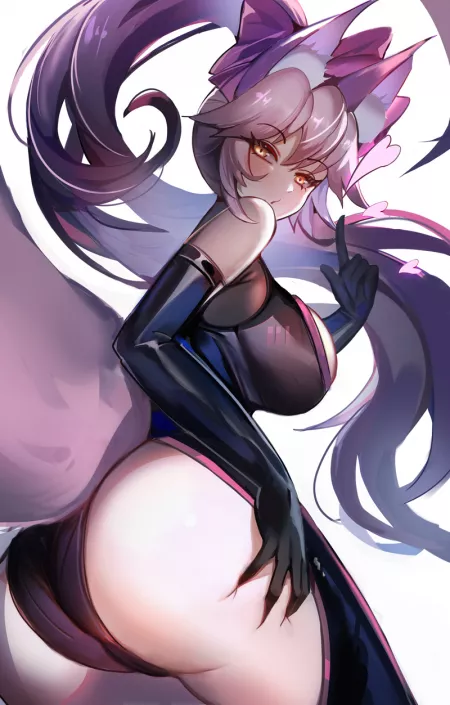 Tamamo Vitch Shows Off by theonetruekaiser