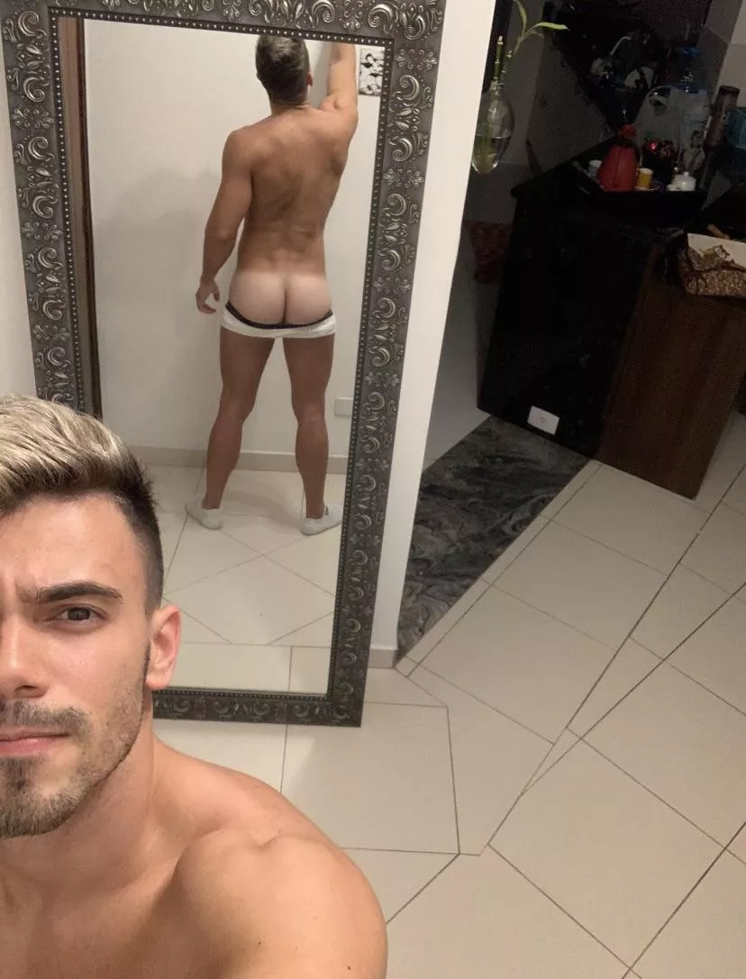 Tan line is fierce. Would you like me to walk in your house like this? posted by italofassin