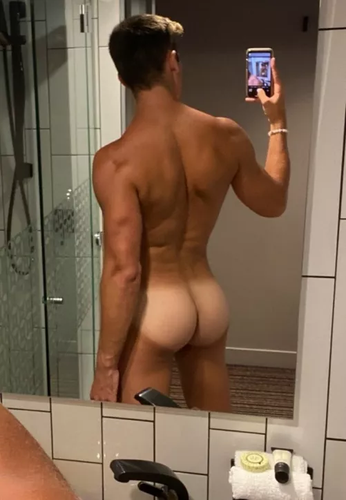 Tan lines make me hot by SevenNSFW