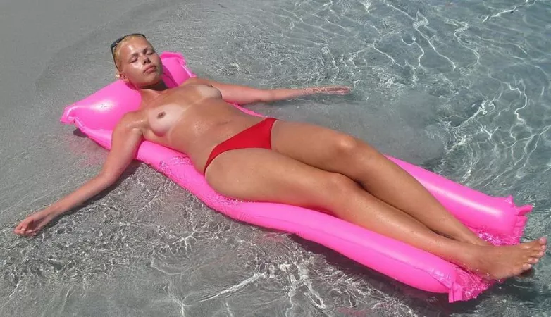 Tan lines by Cunt_l_Puncher