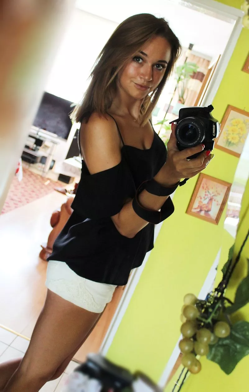 Tanned cutie posted by BonersGonnaBone