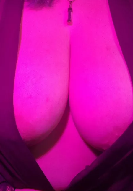 Tantalizing tease by kellicusmaximus