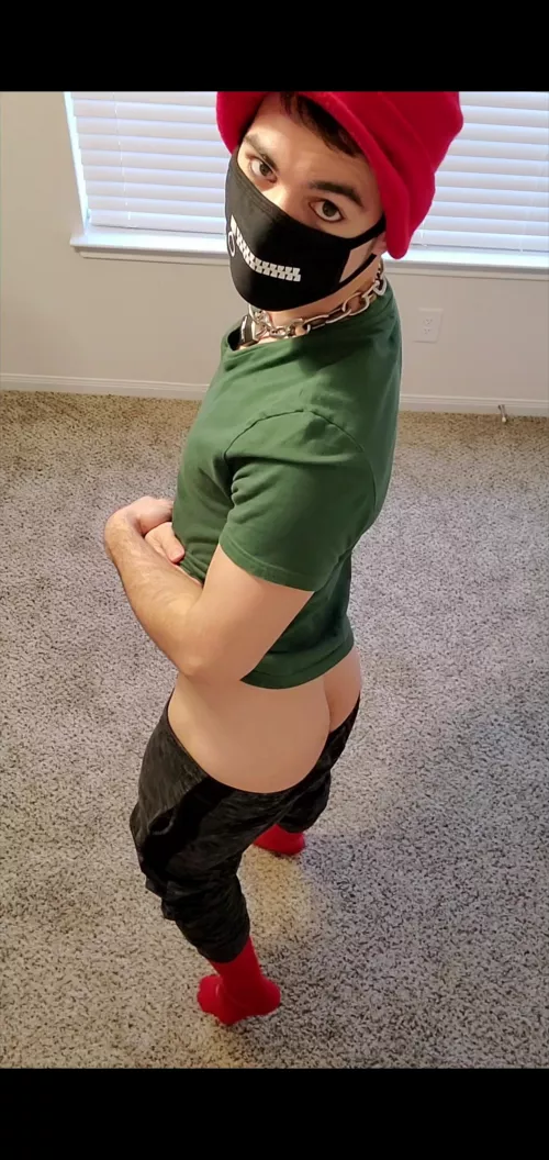 Tasteful side-rump by Edged2Ruin