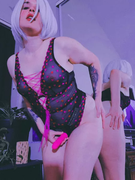 Tastes like candy by tinytoez004