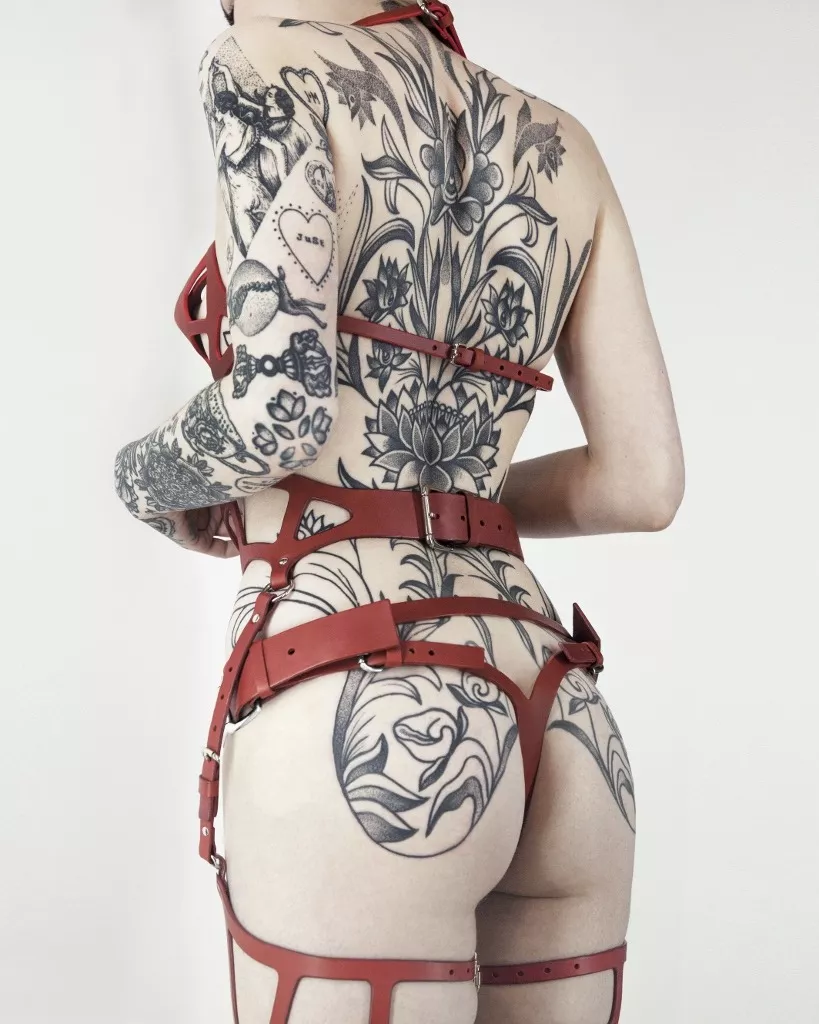 Tats and straps posted by bubblrisback