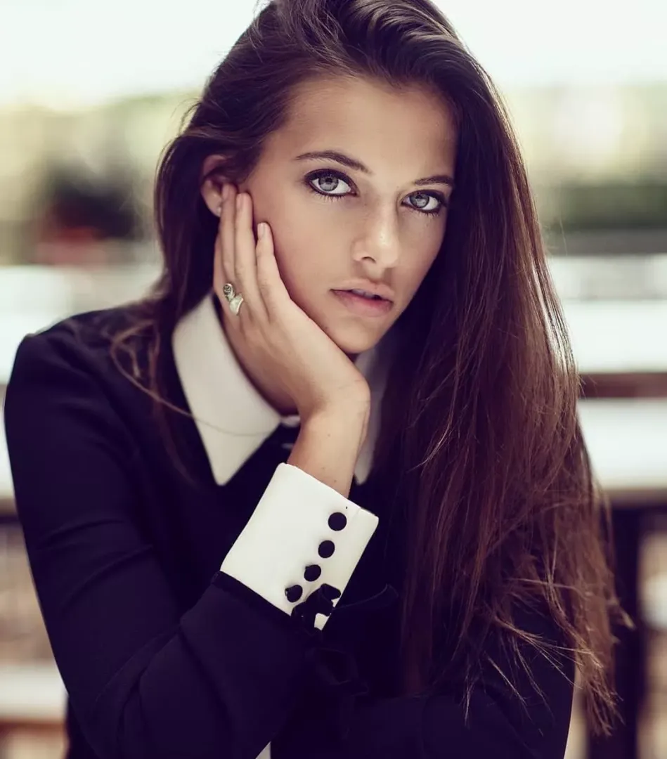 Taya Brooks posted by BOOOOOOOBIES