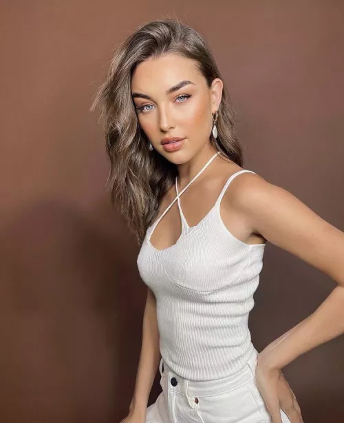 Taylor Bryant by davethedog007