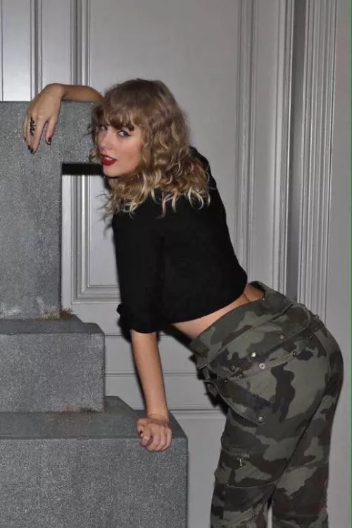 Taylor Swift by Psychological-Rub919