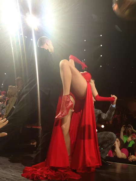 Taylor Swift by starkiller743