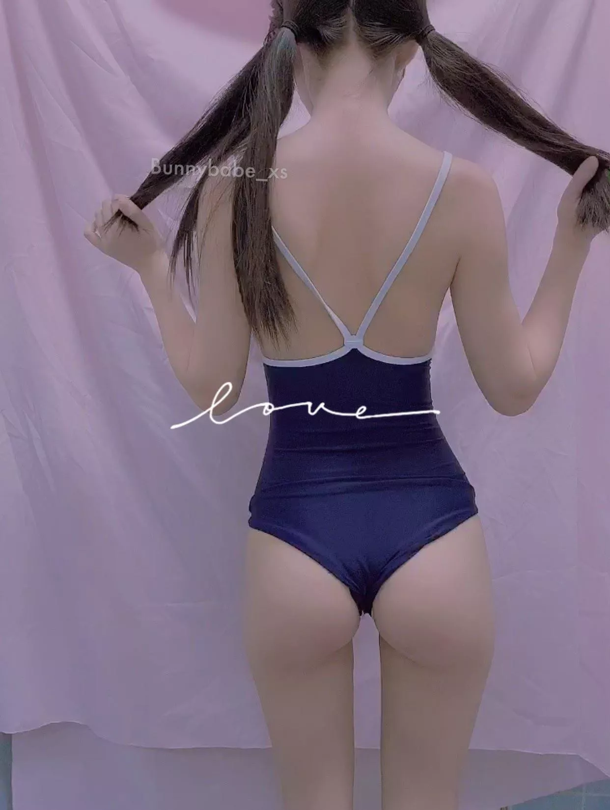 Teach me how to swim💙 posted by bunnybabe_xs