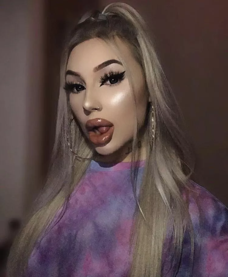 team blonde✨ posted by charlotteventura