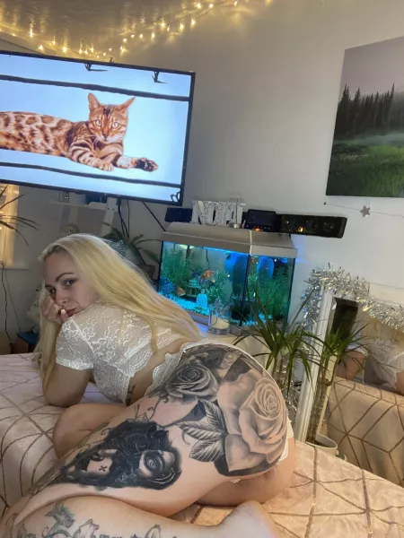 Tell me how you'd like to fuck me? by capriofficial28