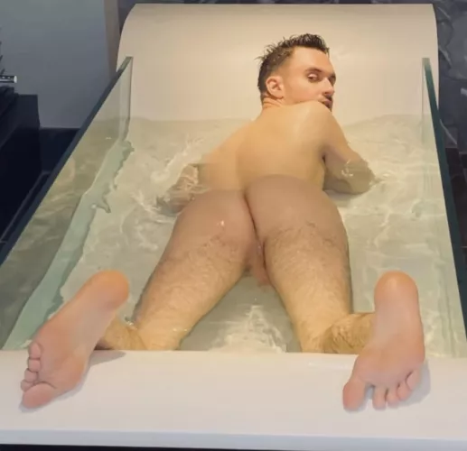 Tell me if your starting on my wet feet or my ass first?😝 by RoundnBubbly