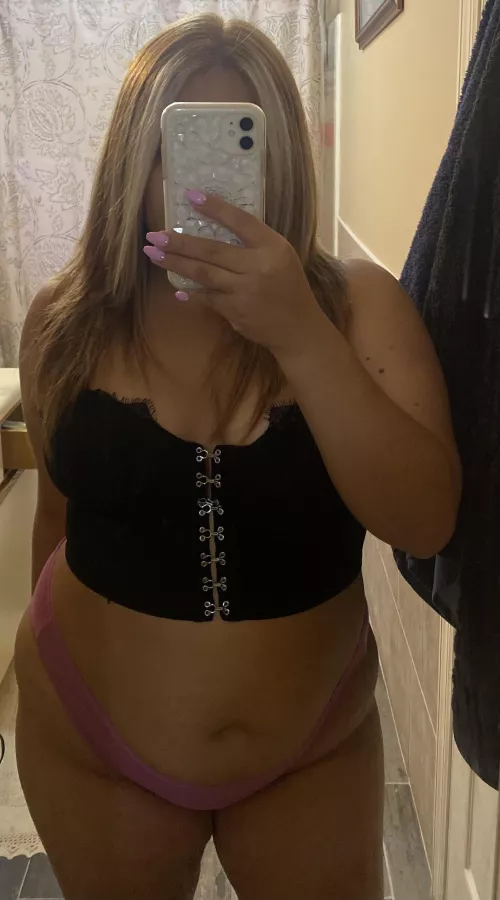 Tell me I’m sexy when I am full 🥺 by bellamia-54