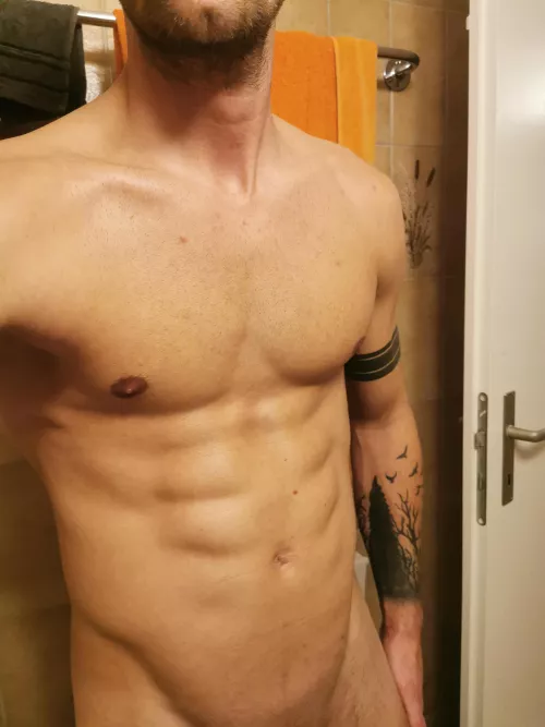 Tell me, where are your eyes drawn??? 👀 by SwingIcy5995