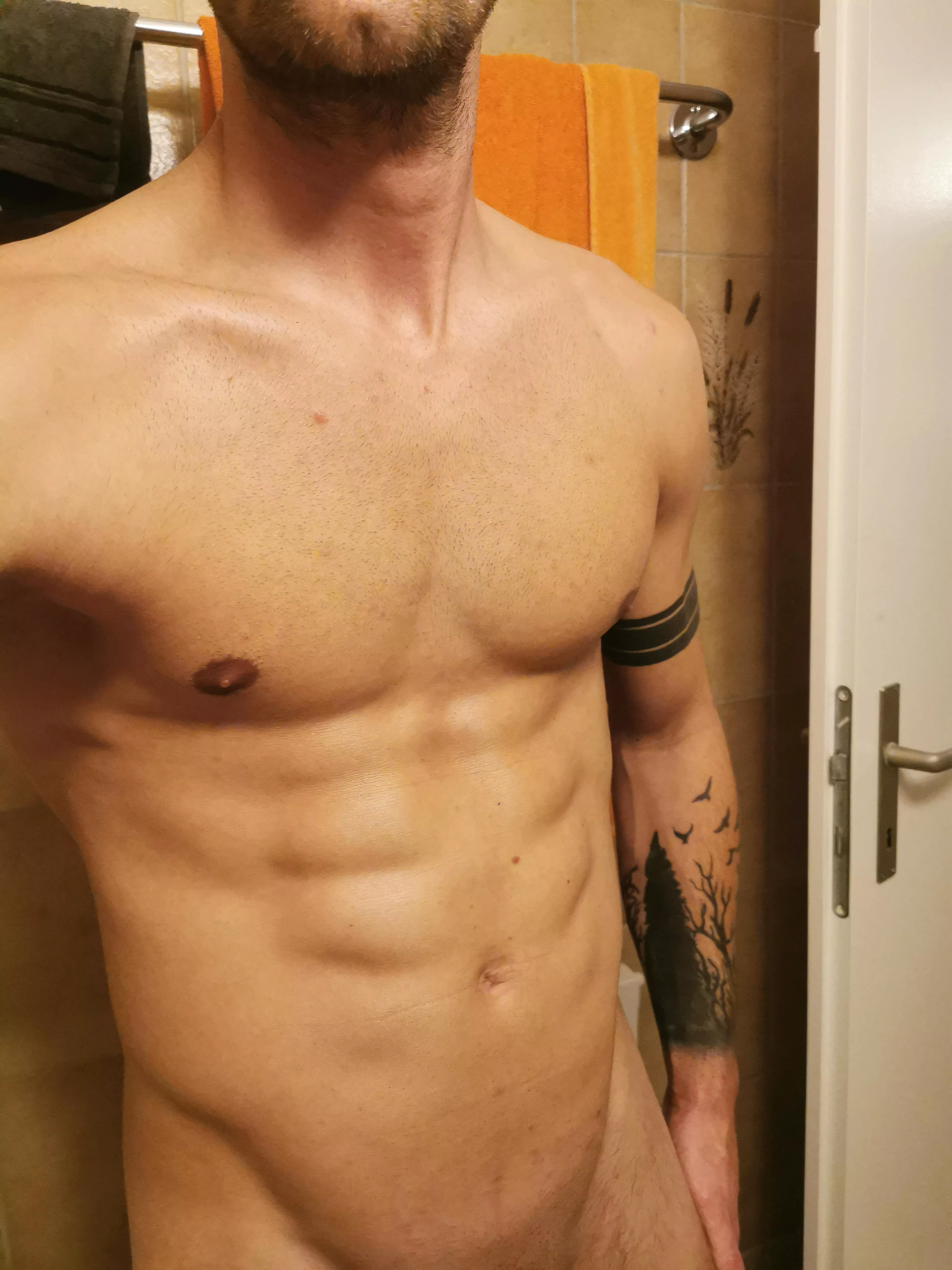 Tell me, where are your eyes drawn??? 👀 posted by SwingIcy5995