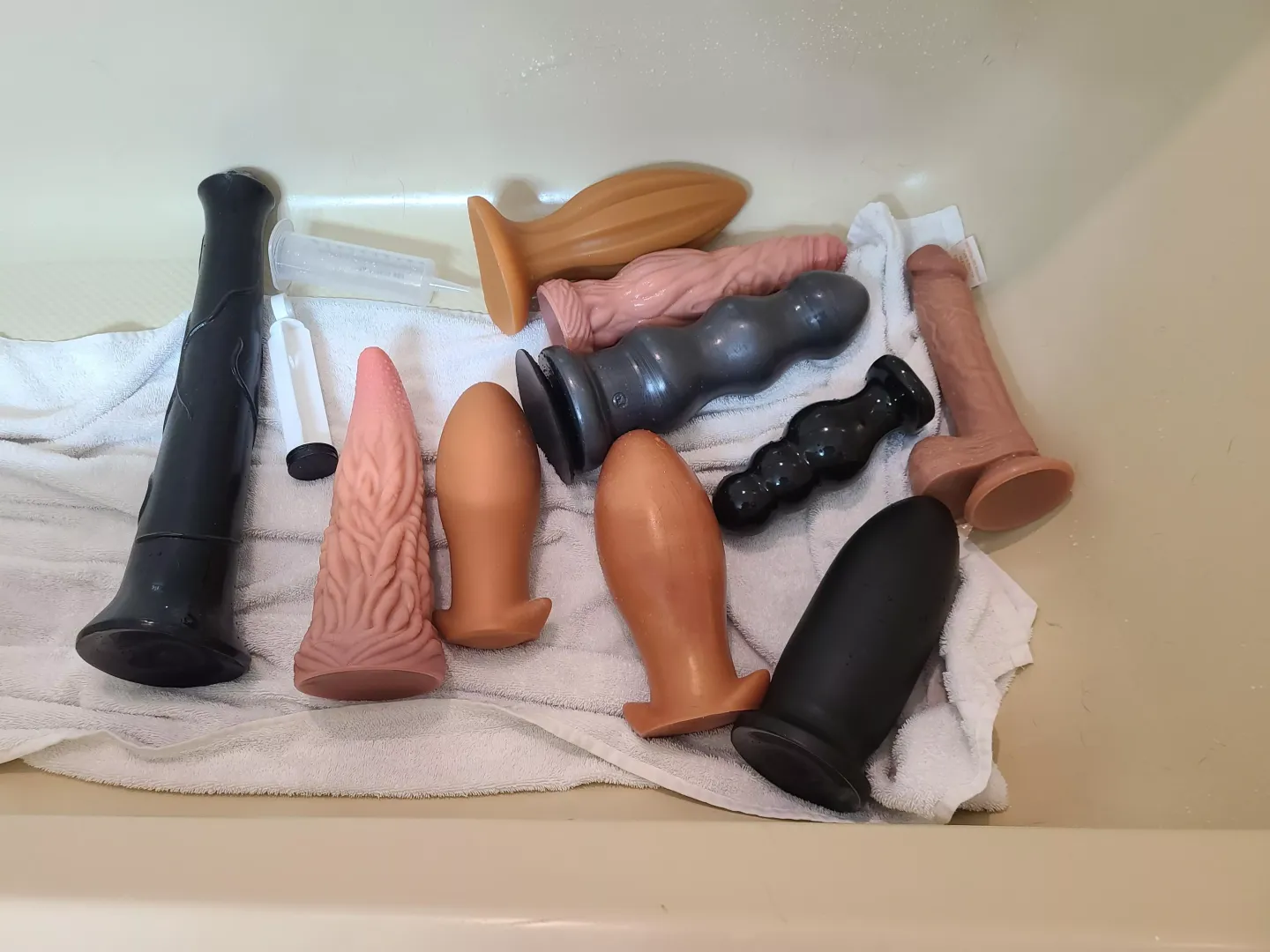 Tell me you stretched your hole without telling me you stretched your hole. Very filling night!!! posted by silvercloud69