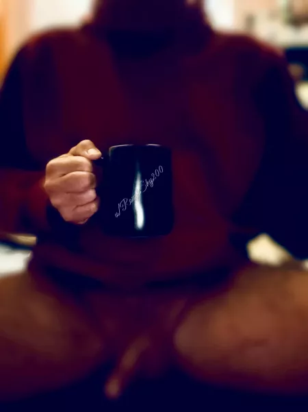 Te(m)perature is dropping. Time to break out the hoodies! by RoughSky200