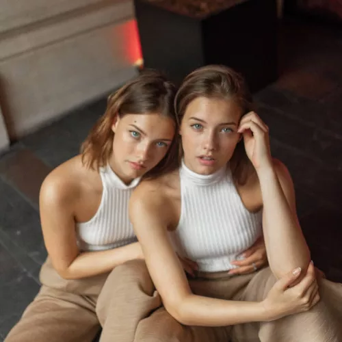 Tess and Margaux Van Kommer (twin models) by GlamMetalLion