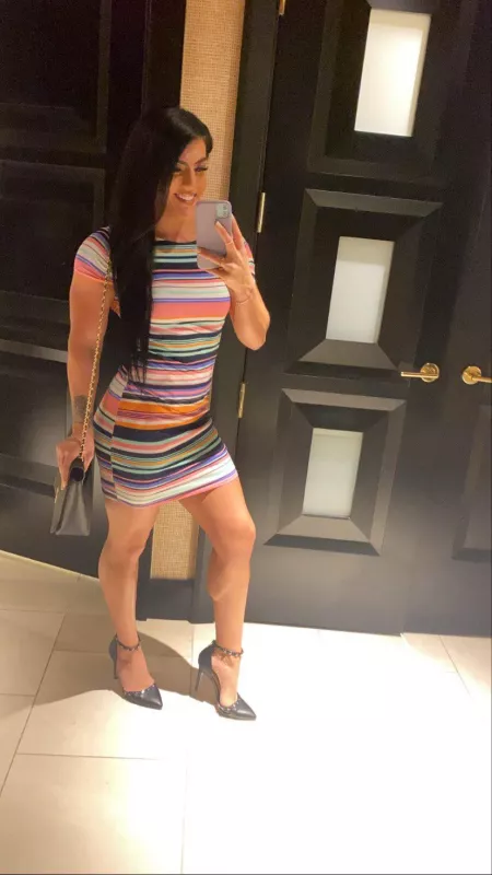 Tessa looks amazing by [deleted]