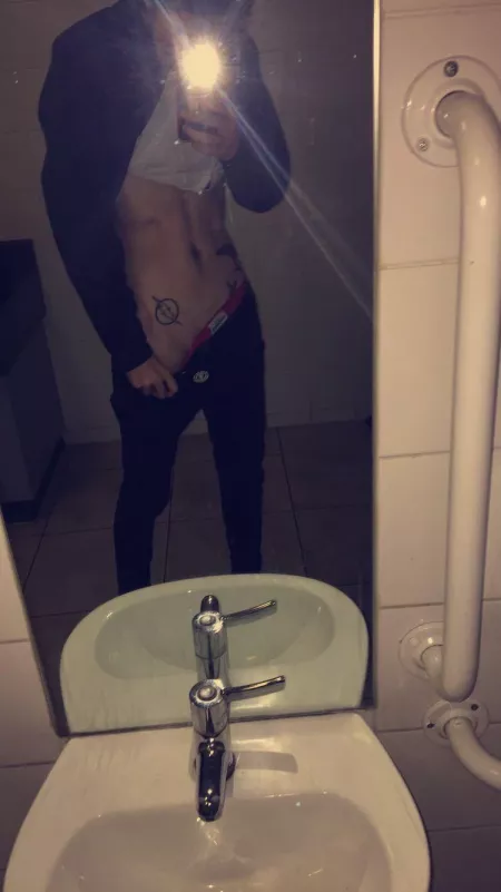 Text me ☺️ straight male by usernam68