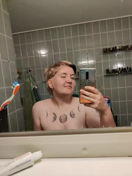 Thank you for all your nice messages 😇 here's a more SFW post ~ by undercoverqueer